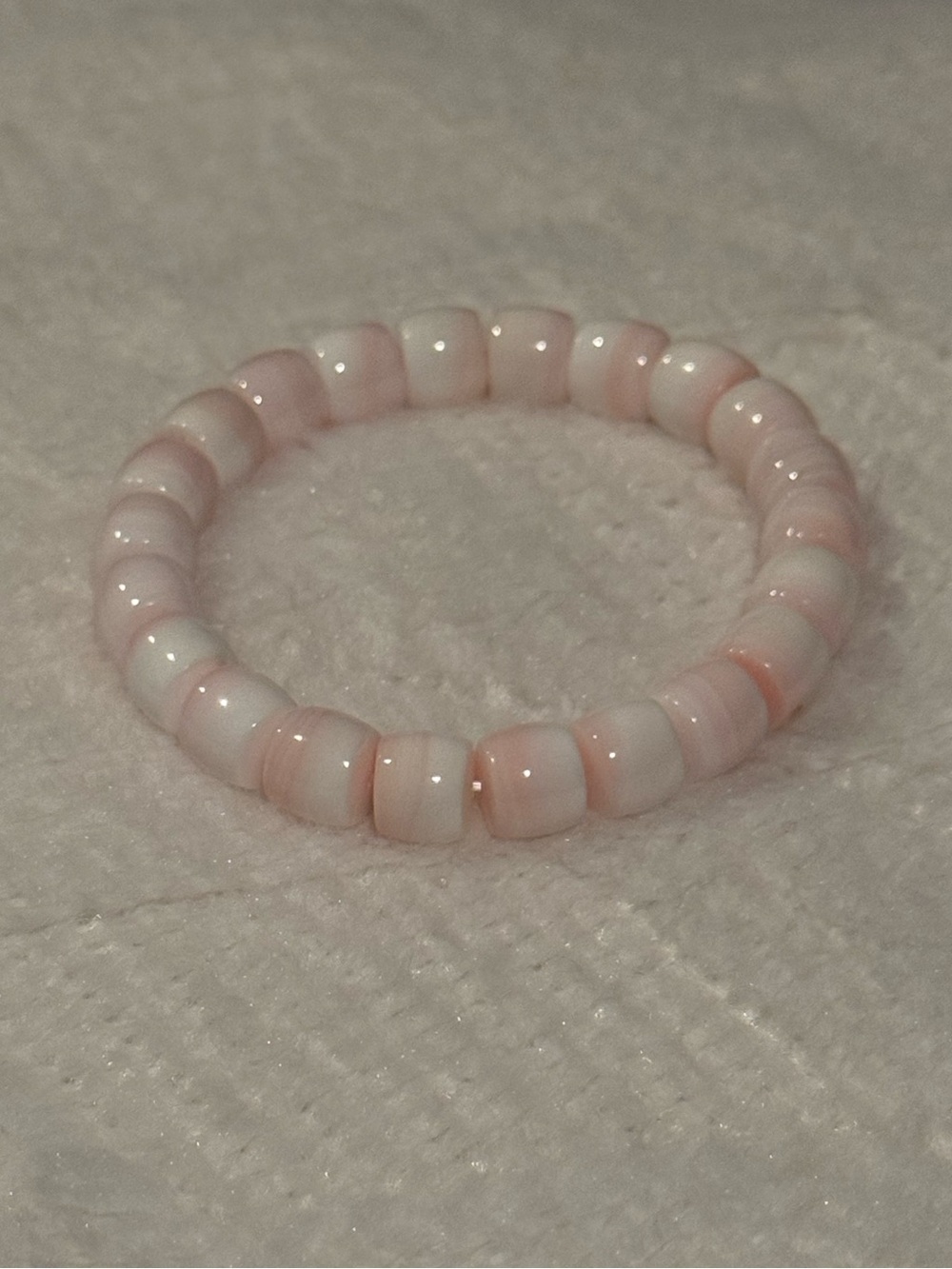 Native Queen Pink Conch (aka Pink Tridacna) stretchy bracelet
Sz: 6-1/2 — 8-1/2